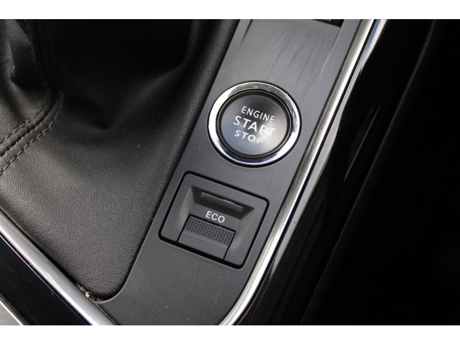 2022 Peugeot 5008 - image 15