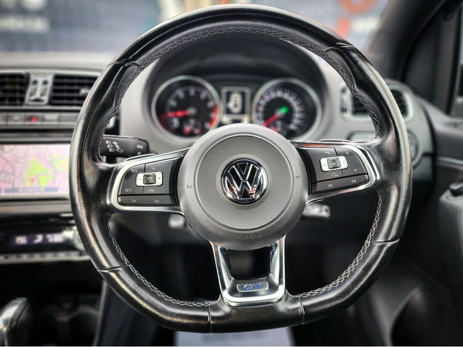 2016 Volkswagen Polo - image 30