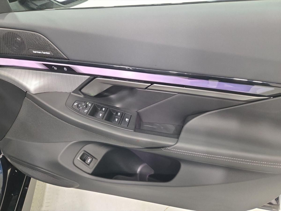 2025 BMW 5 Series 530e M Sport Touring €65,950