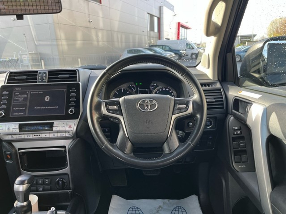 2022 Toyota Landcruiser - image 9