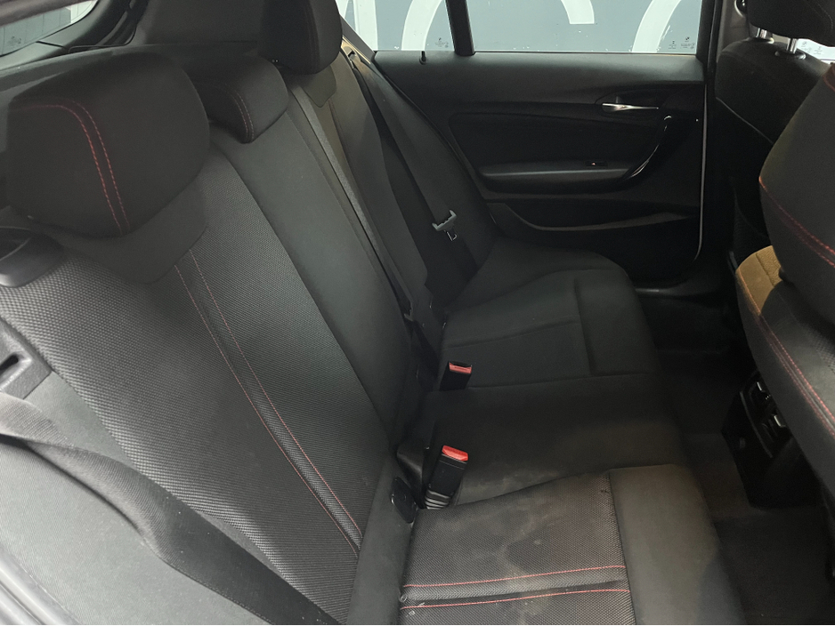 2016 BMW 1 Series - image 12