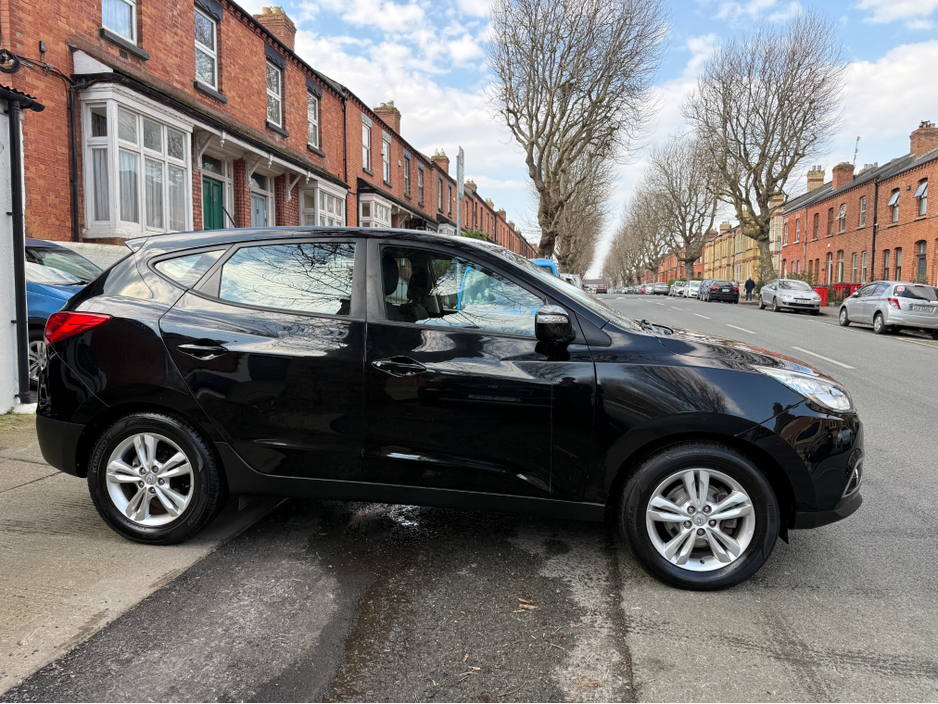 2012 Hyundai ix35 - image 4