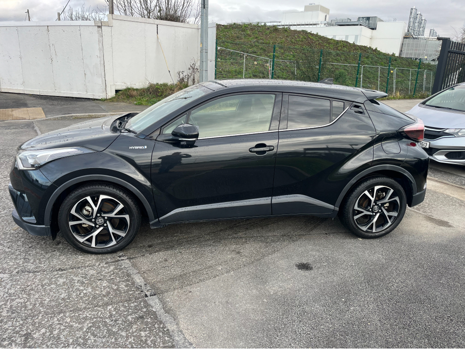 2016 Toyota C-HR - image 4
