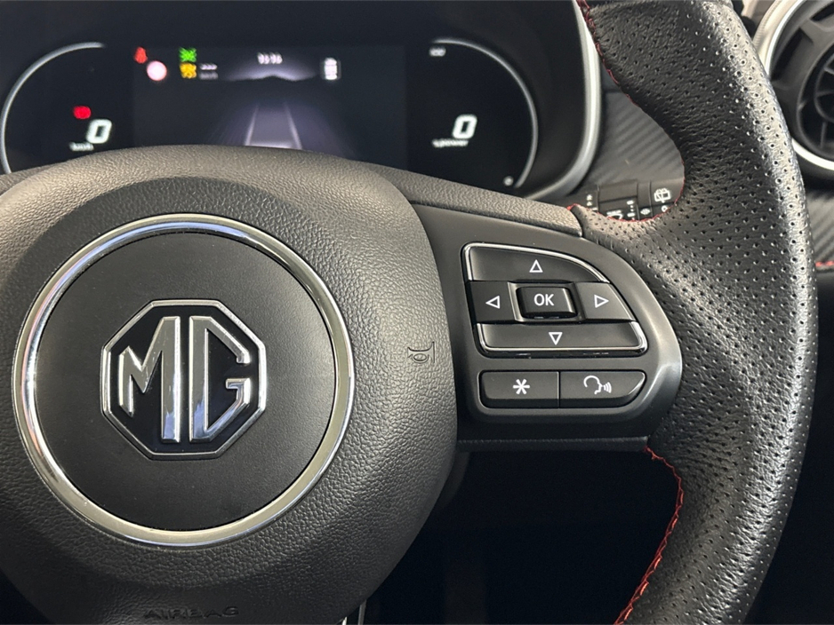 2025 MG ZS LR EXCLUSIVE-72.6KWH**DIGITAL DASH**MULTIFUNCTIONAL STEERING WHEEL**BLACK LEATHER INTERIOR**360 CAMERA**APPLE CARPLAY ANDROID AUTO**KEYLESS START**AIR CONDITIONING**FINANCE AVAILABLE** €31,495