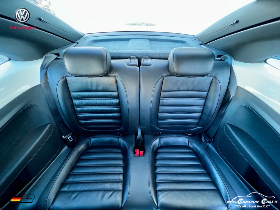 2013 Volkswagen Beetle - image 19