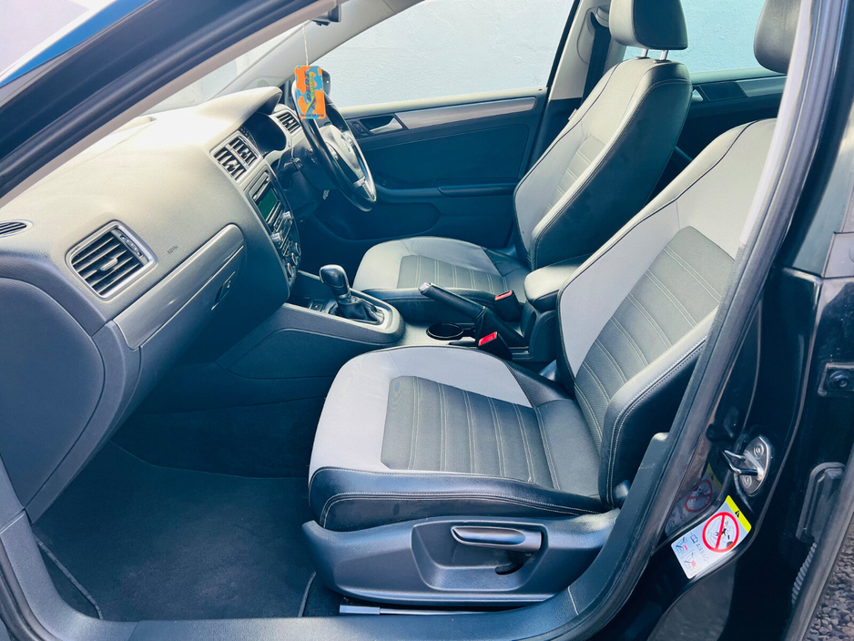 2014 Volkswagen Jetta - image 6