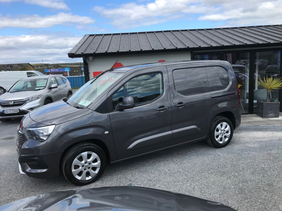 2019 Vauxhall Combo - image 19