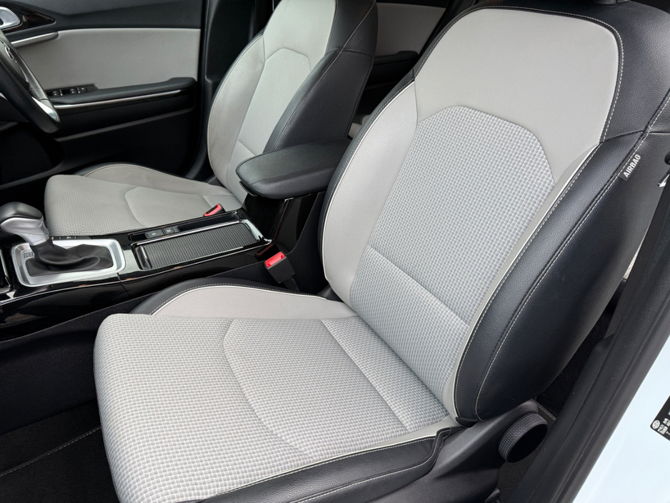 2021 Kia Ceed - image 8