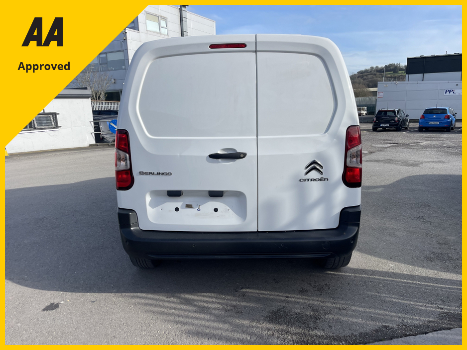 2023 Citroen Berlingo - image 10