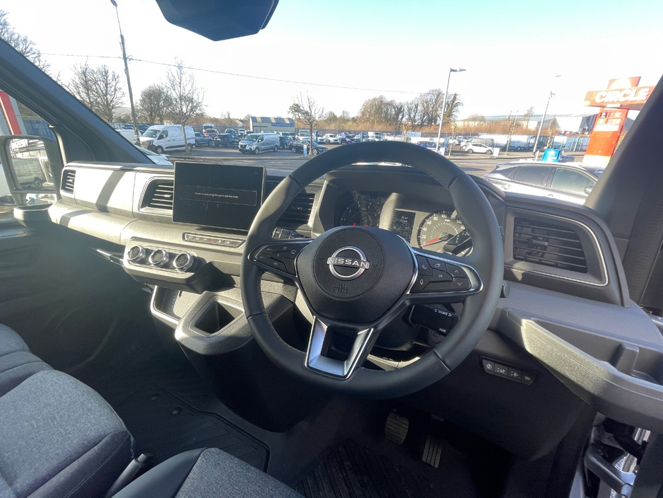 2026 Nissan Interstar - image 7