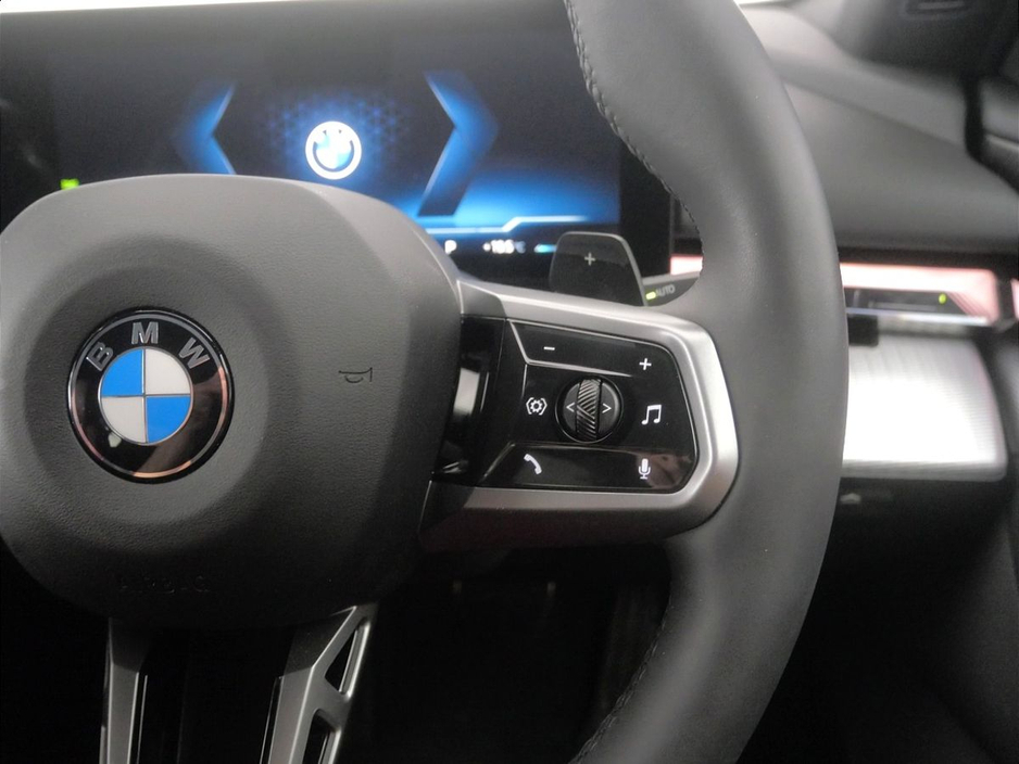 2025 BMW 5 Series - image 18