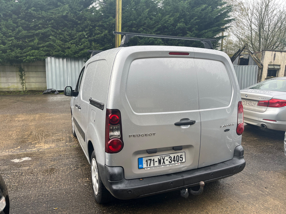 2017 Peugeot Partner - image 4