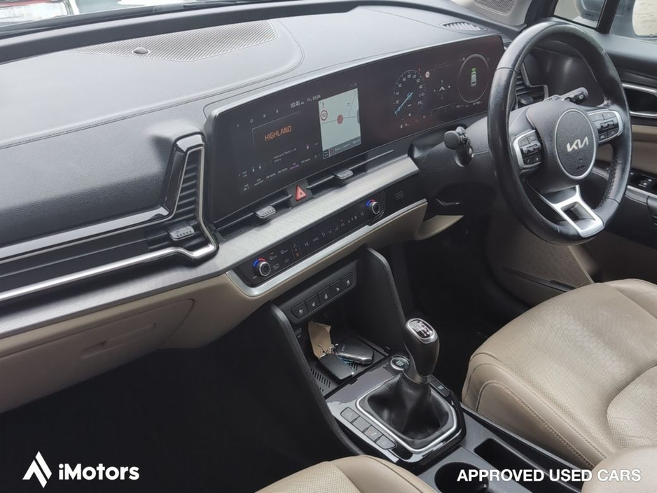 2022 Kia Sportage - image 12