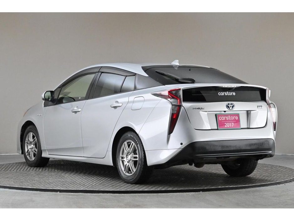 2017 Toyota Prius - image 7