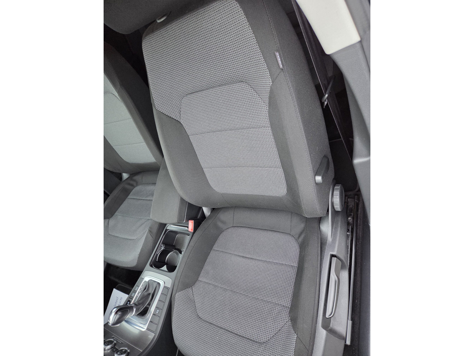 2013 Volkswagen Passat - image 22