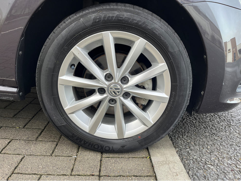 2015 Volkswagen Polo - image 15