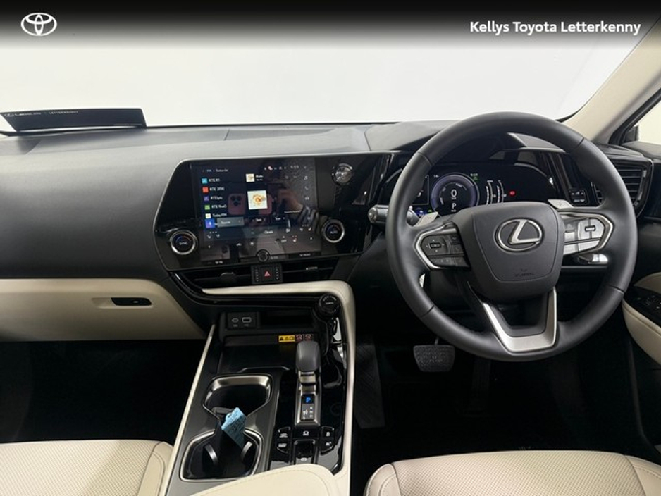 2025 Lexus NX 450 h+ - image 8