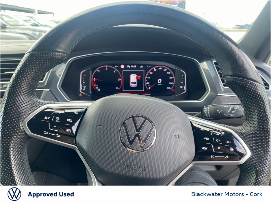 2023 Volkswagen Tiguan - image 15