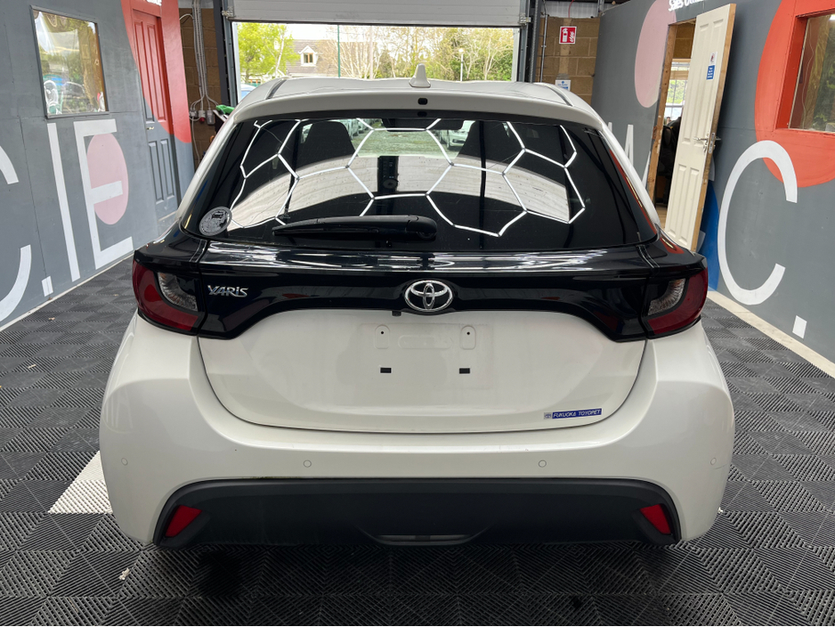 2021 Toyota Yaris - image 3