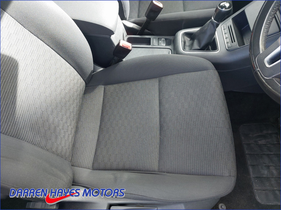 2012 Volkswagen Tiguan - image 19