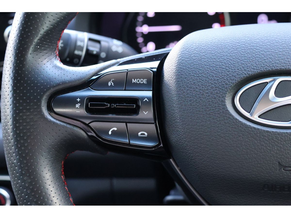 2021 Hyundai i30 - image 10