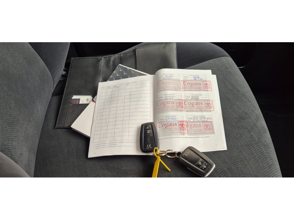 2021 Toyota Landcruiser - image 7