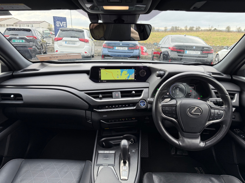 2021 Lexus UX 250 H - image 11