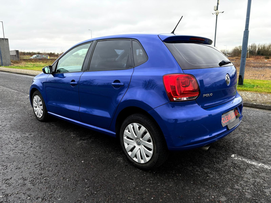 2012 Volkswagen Polo - image 4