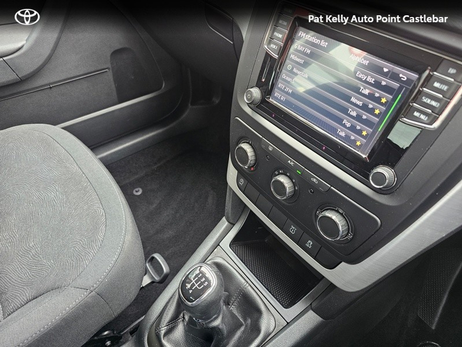 2016 Skoda Yeti - image 15