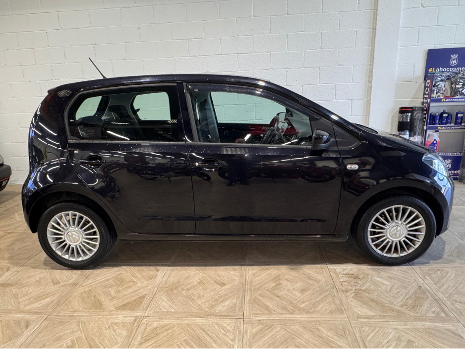 2014 Volkswagen up! - image 2