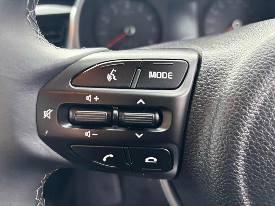 2023 Kia Stonic - image 12