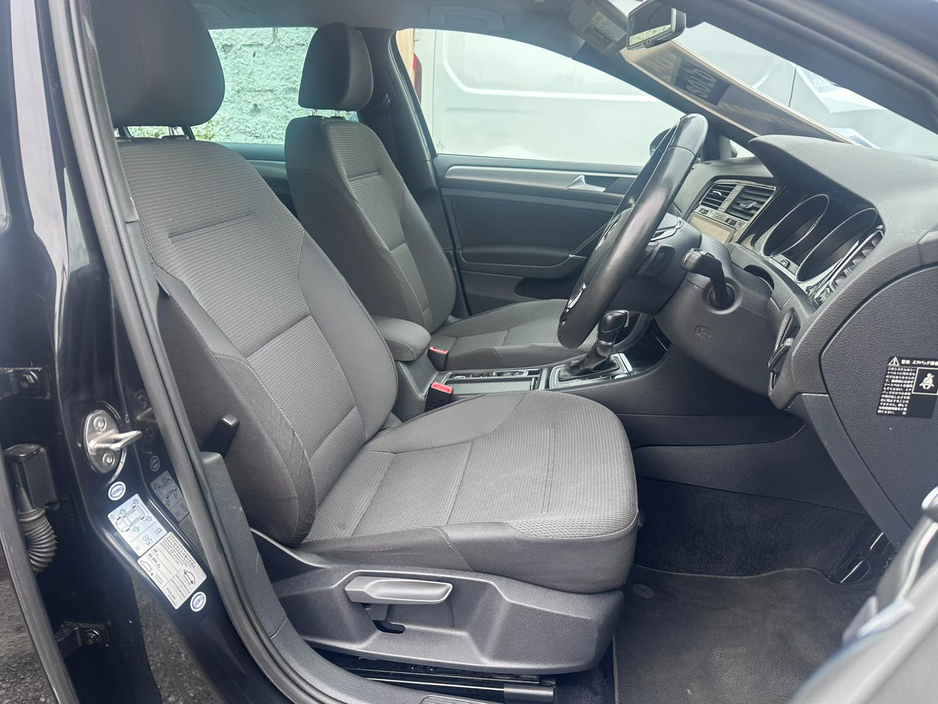 2015 Volkswagen Golf - image 12