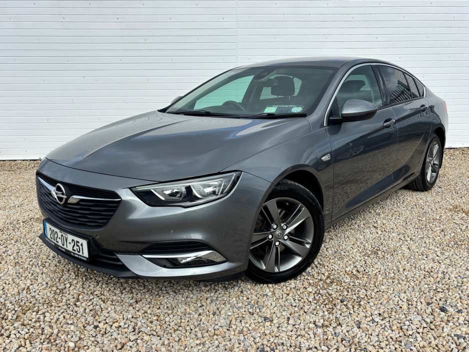 2020 Opel Insignia - image 14