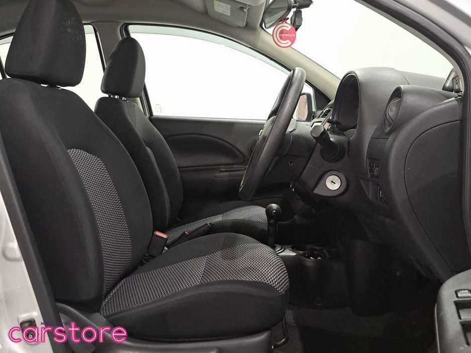 2020 Nissan March - image 12