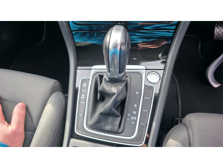 2017 Volkswagen Golf - image 13