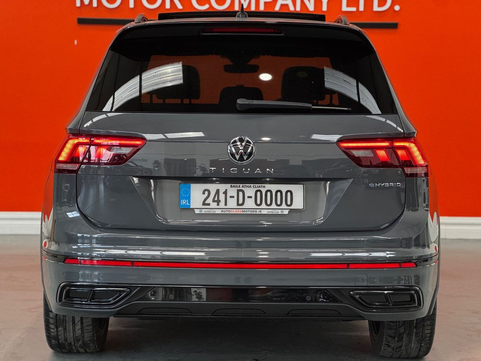 2024 Volkswagen Tiguan - image 9