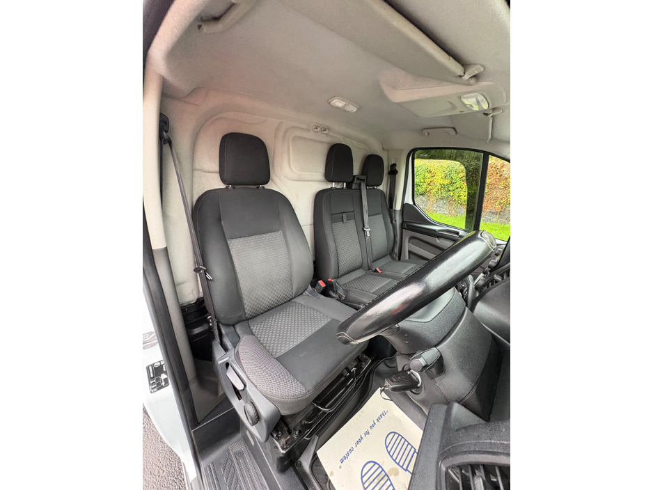 2021 Ford Transit - image 17