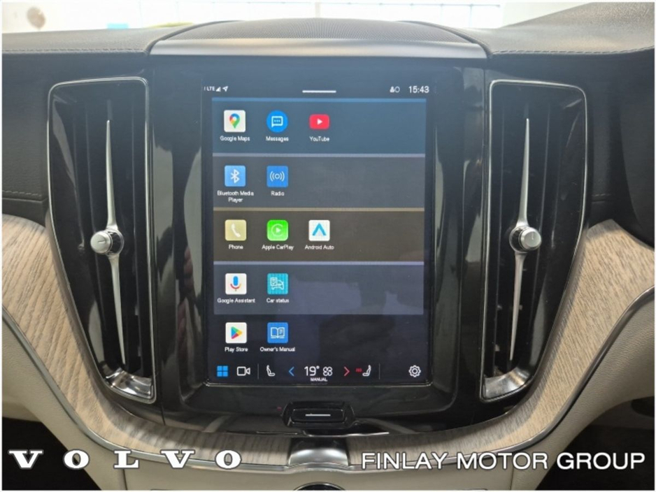 2021 Volvo XC60 - image 24