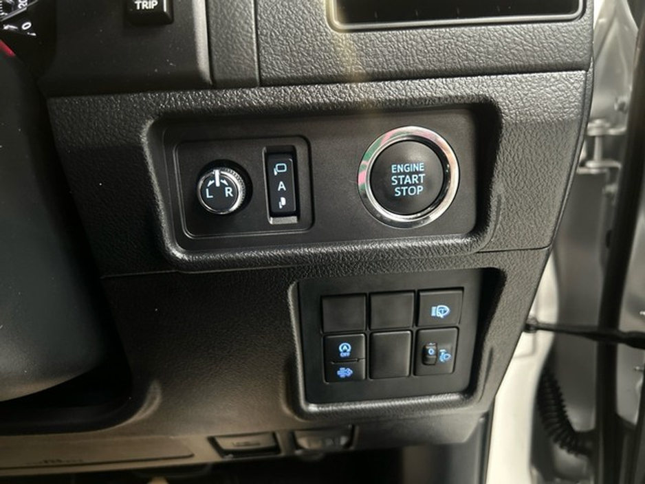 2024 Toyota Landcruiser LWB COMM 2.8 AUTO €59,950