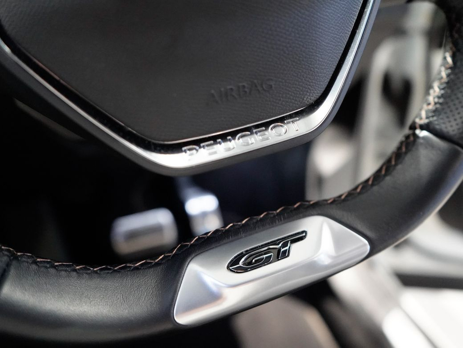 2021 Peugeot 3008 - image 17