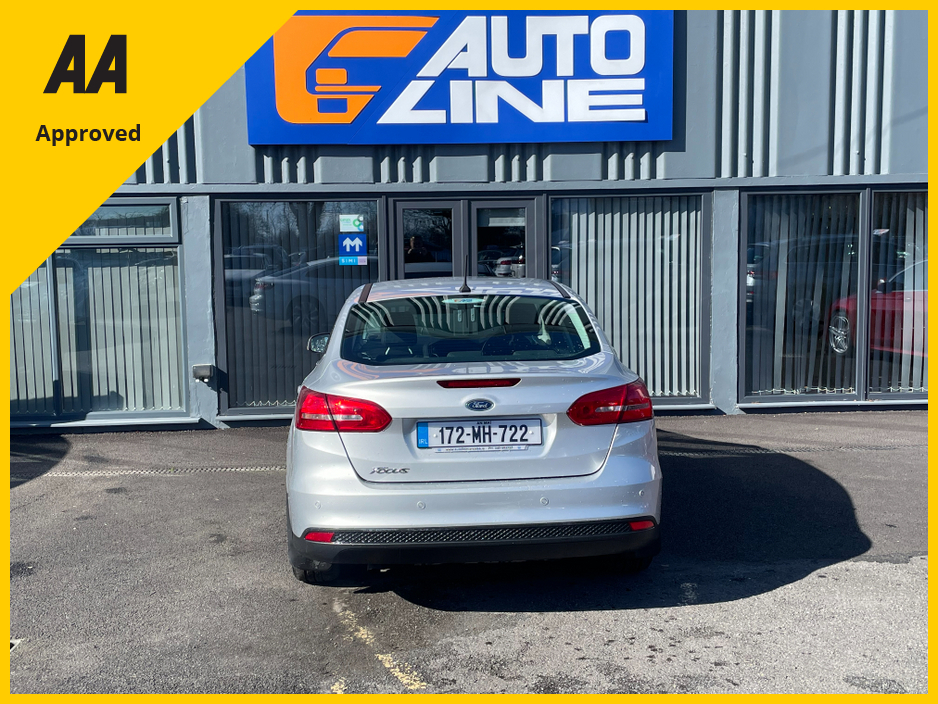 2017 Ford Focus - image 4