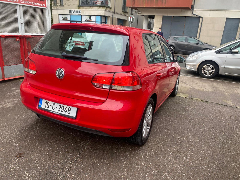 2010 Volkswagen Golf - image 17