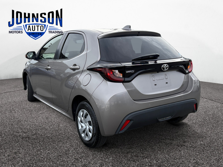 2020 Toyota Yaris - image 5