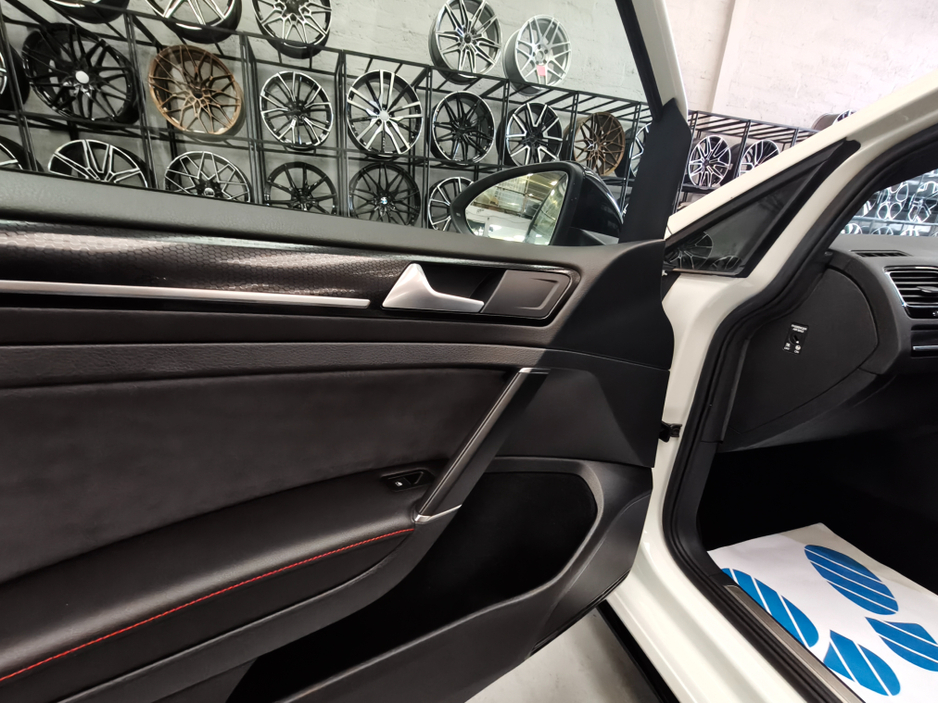 2016 Volkswagen Golf GTI Clubsport Street Edition//LOW KMs €25,950