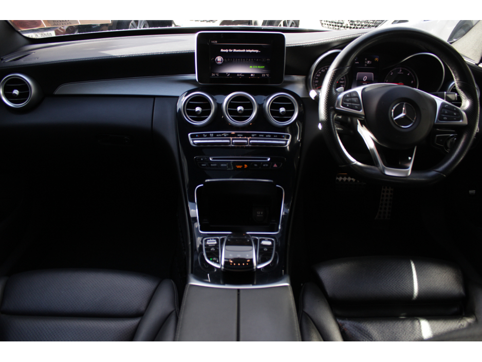 2015 Mercedes-Benz C Class C220D AMG LINE PREMIUM 4DR SALOON AUTO // PANORAMIC SUNROOF //  STUNNING CAR FINISHED IN ICE SILVER // BUY WITH CONFIDENCE AA AND SIMI APPROVED DEALER 2026 // FINANCE ARRANGED // ALL TRADE INS WELCOME €16,950