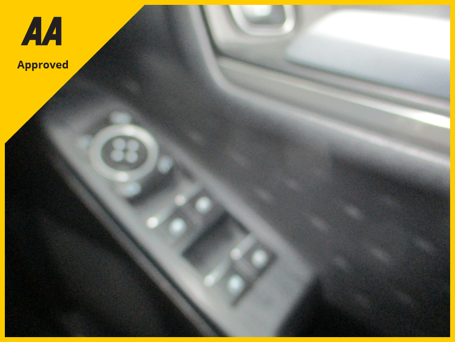 2020 Ford Kuga - image 17