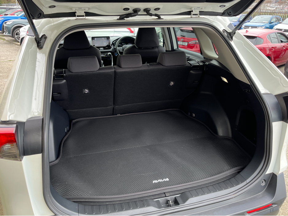 2022 Toyota Rav4 - image 8