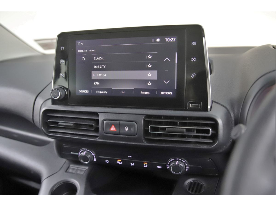 2022 Opel Combo - image 22