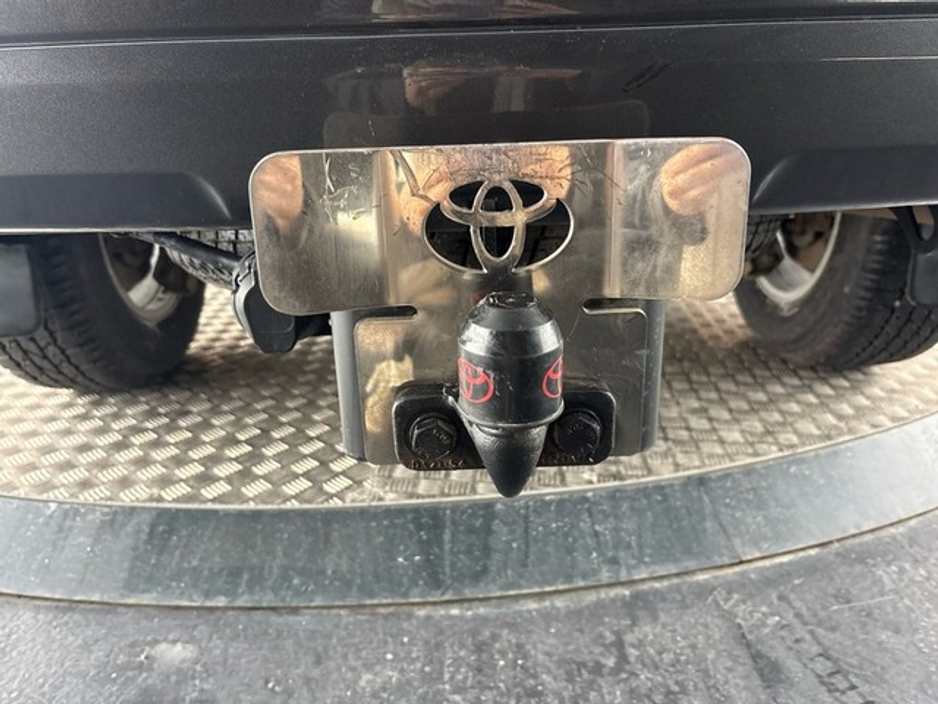 2022 Toyota Landcruiser - image 17