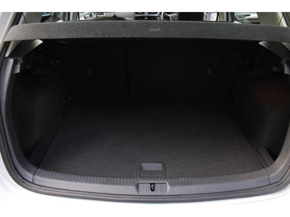 2018 Volkswagen Golf 1.2TSI COMFORTLINE PLUS WITH ONLY 40,000 KMS // BRAND NEW 18 INCH GTI ALLOYS // BUY WITH CONFIDENC AA AND SIMI APPROVED DEALER 2025 // FINANCE ARRANGED // ALL TRADE INS WELCOME // €19,950